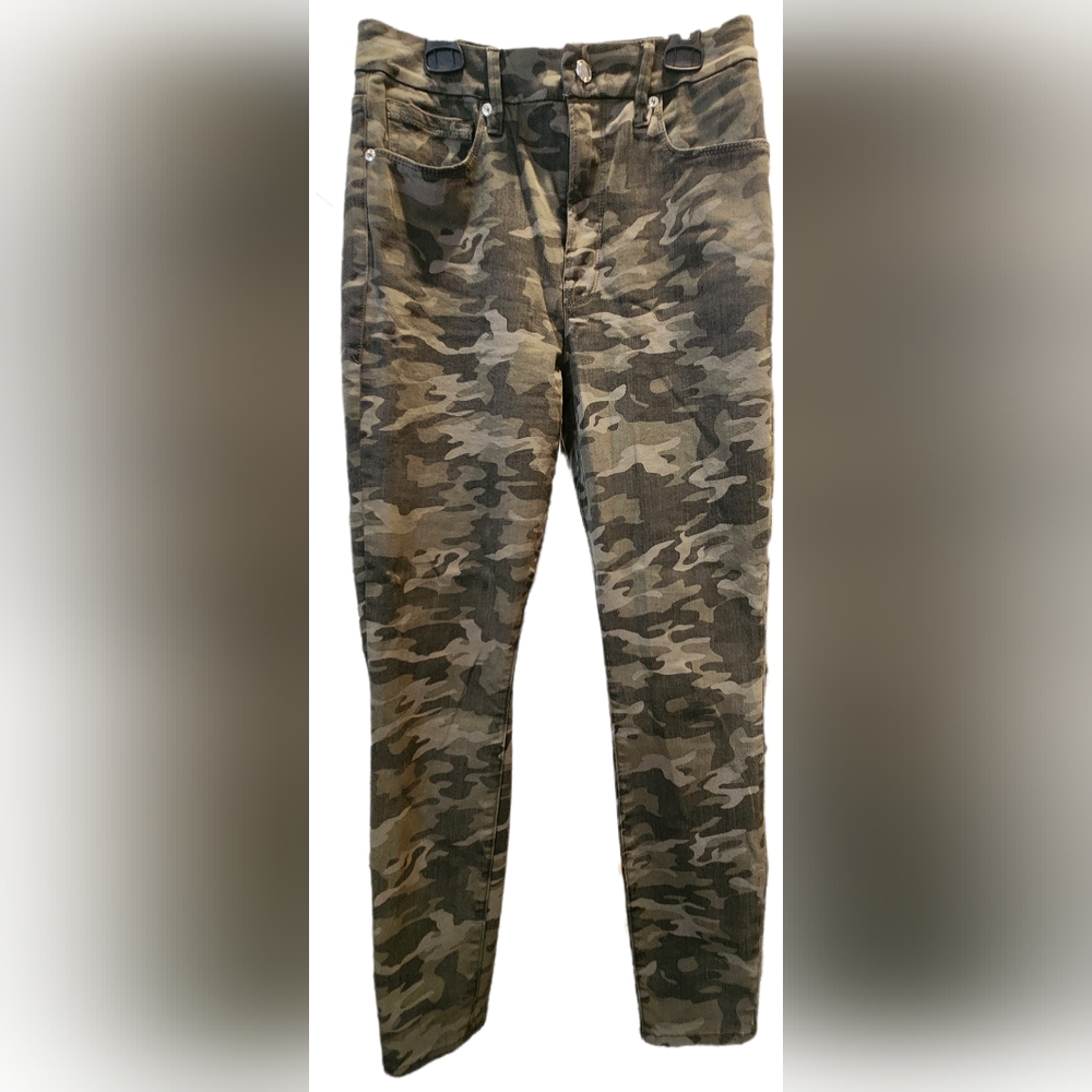 EUC Good American Good Waist skinny camo jeans